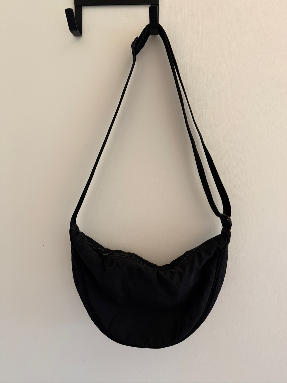 Uniqlo Black Round Mini Shoulder Bag